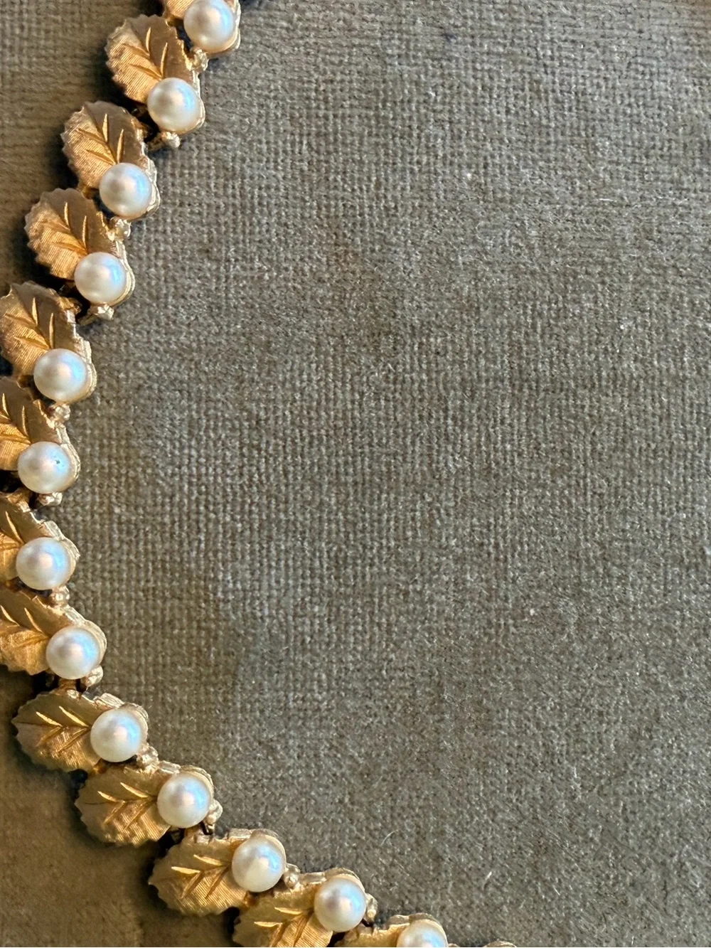 Vintage Trifari gold tone & faux pearl choker style necklace - rare
